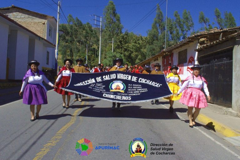 Equipo de gestion saluda a Chincheros en su dia